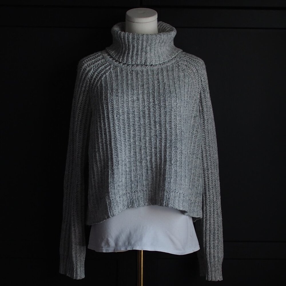 Talula | Cropped Chunky Knit Turtleneck Sweater